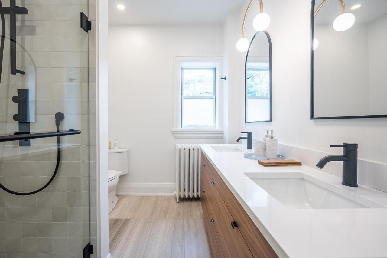 Beautiful And Spacious Luxury Home Toronto Exterior photo